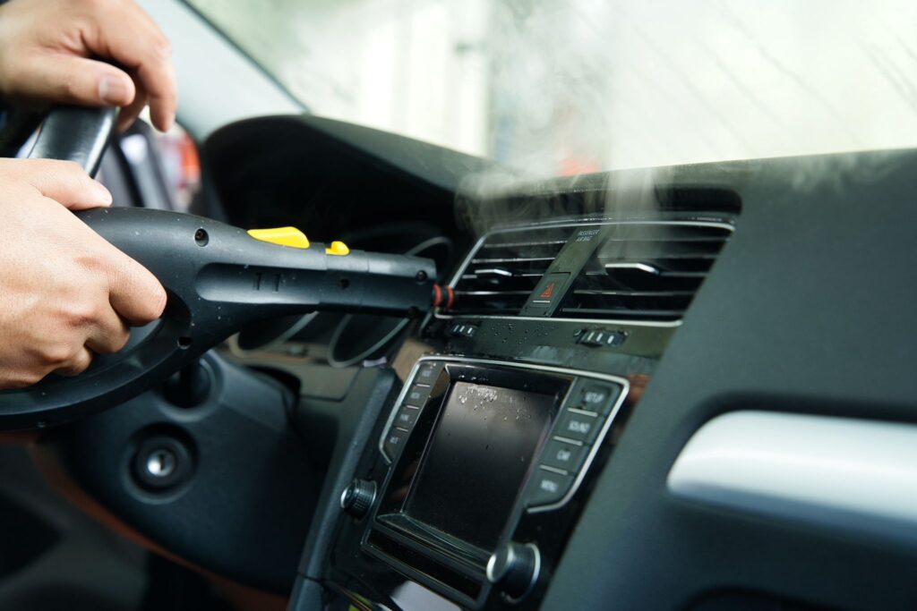Interieur-Pflege bei Autos von Profis – eine detaillierte Anleitung –  Emswash Fahrzeugaufbereitung Freren